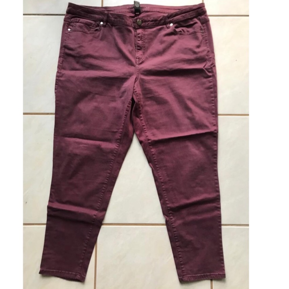 Lane Bryant Ankle Jean Size 22 Burgundy
